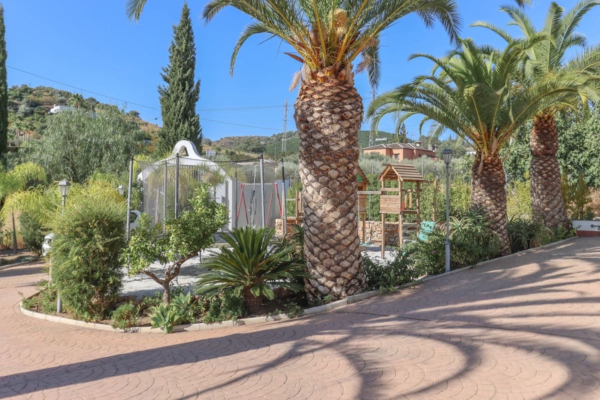 6 sypialnia Willa na sprzedaż w Alhaurin el Grande z basenem garażem - 680 000 € (Ref: 9218979)