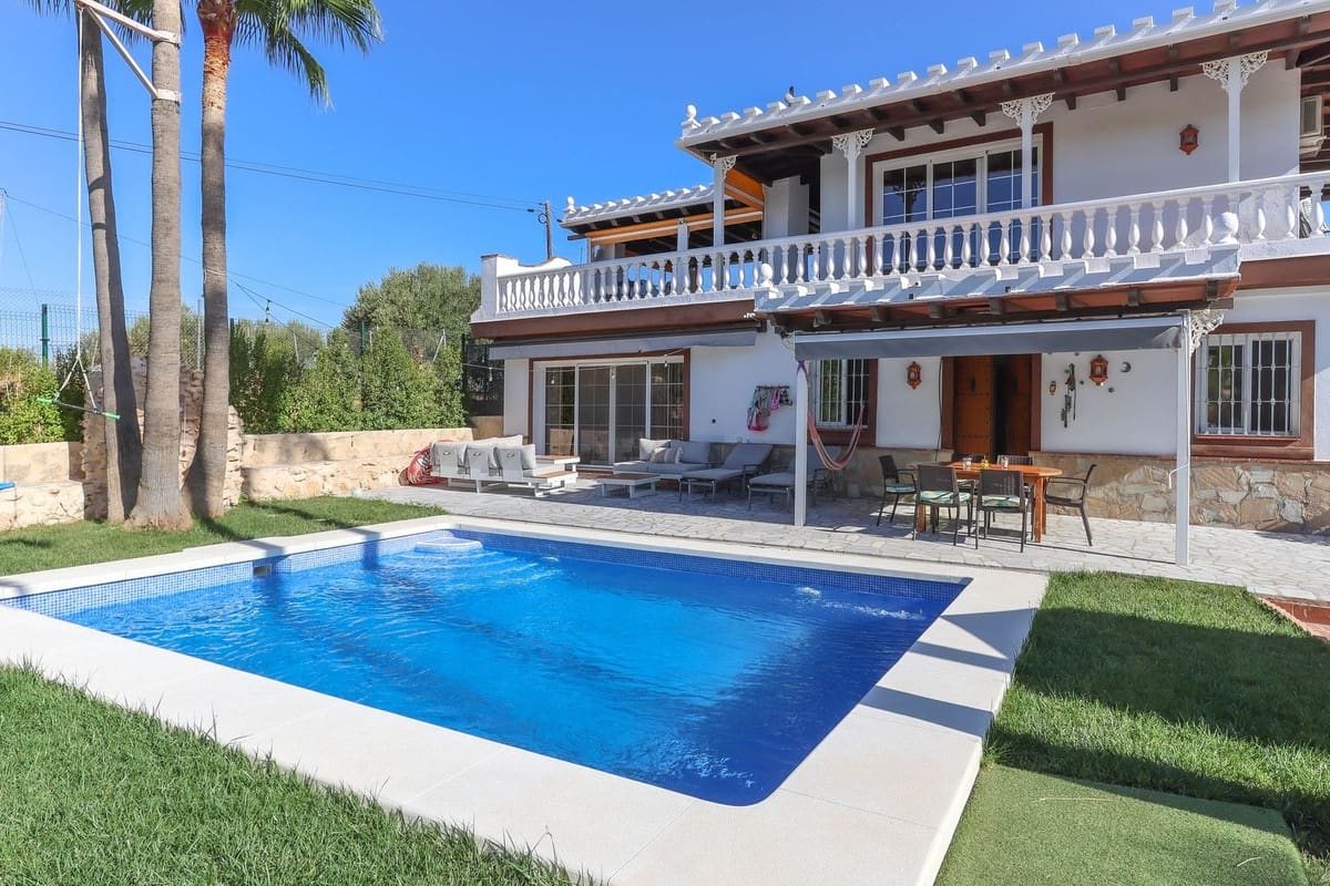 6 sypialnia Willa na sprzedaż w Alhaurin el Grande z basenem garażem - 680 000 € (Ref: 9218979)