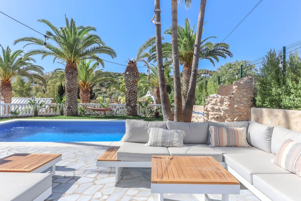 6 sypialnia Willa na sprzedaż w Alhaurin el Grande z basenem garażem - 680 000 € (Ref: 9218979)