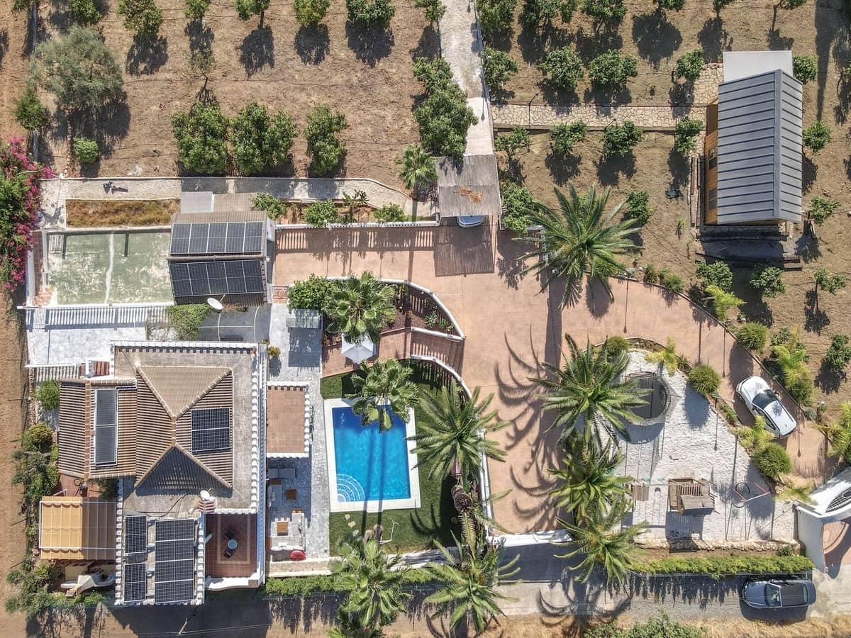 6 sypialnia Willa na sprzedaż w Alhaurin el Grande z basenem garażem - 680 000 € (Ref: 9218979)