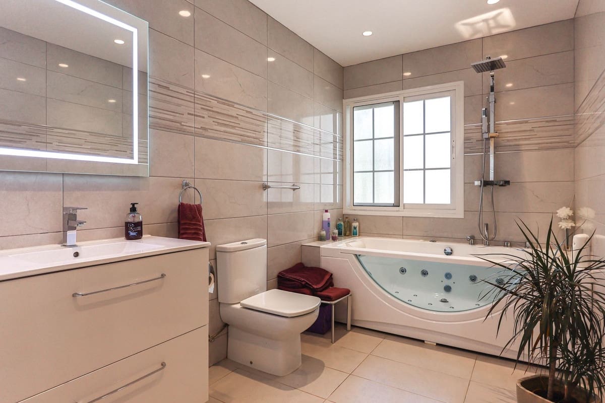 5 slaapkamer Villa te koop in Alhaurin el Grande met zwembad garage - € 850.000 (Ref: 9249035)