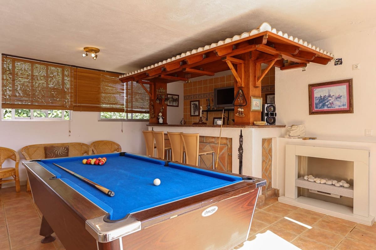 5 slaapkamer Villa te koop in Alhaurin el Grande met zwembad garage - € 850.000 (Ref: 9249035)