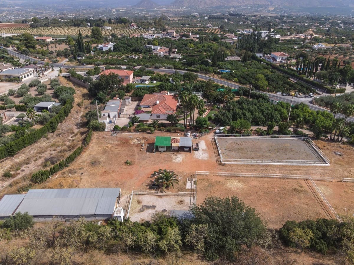 5 slaapkamer Villa te koop in Alhaurin el Grande met zwembad garage - € 850.000 (Ref: 9249035)