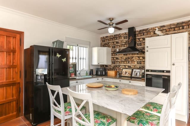 3 soverom Villa til salgs i Tolox med garasje - € 375 000 (Ref: 9294022)