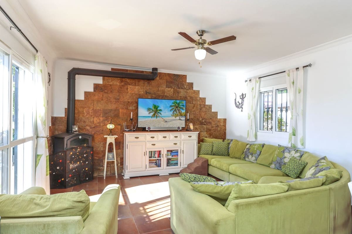 3 soverom Villa til salgs i Tolox med garasje - € 375 000 (Ref: 9294022)