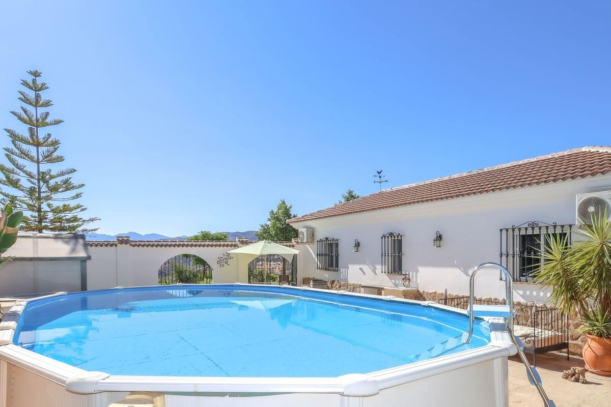 3 soverom Villa til salgs i Tolox med garasje - € 375 000 (Ref: 9294022)