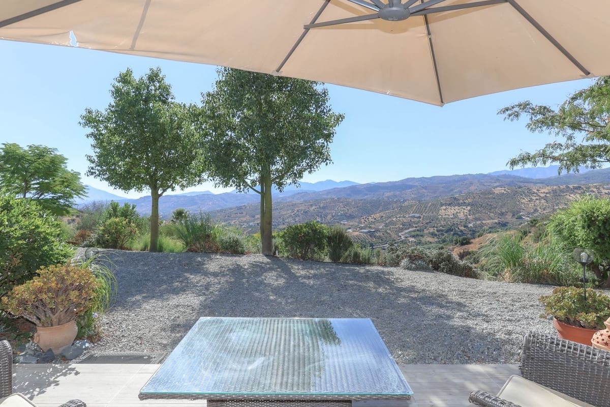 3 soverom Villa til salgs i Tolox med garasje - € 375 000 (Ref: 9294022)