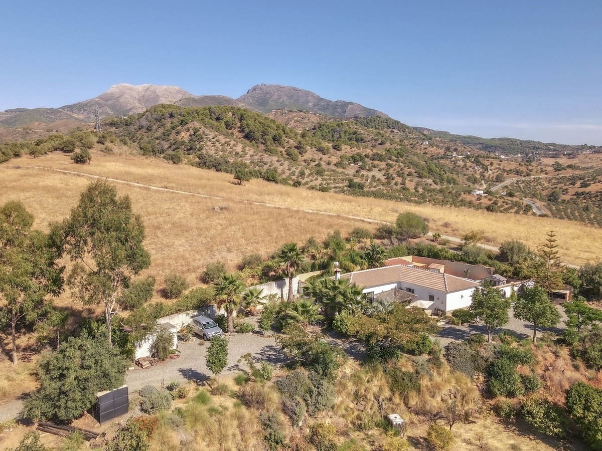 3 soverom Villa til salgs i Tolox med garasje - € 375 000 (Ref: 9294022)