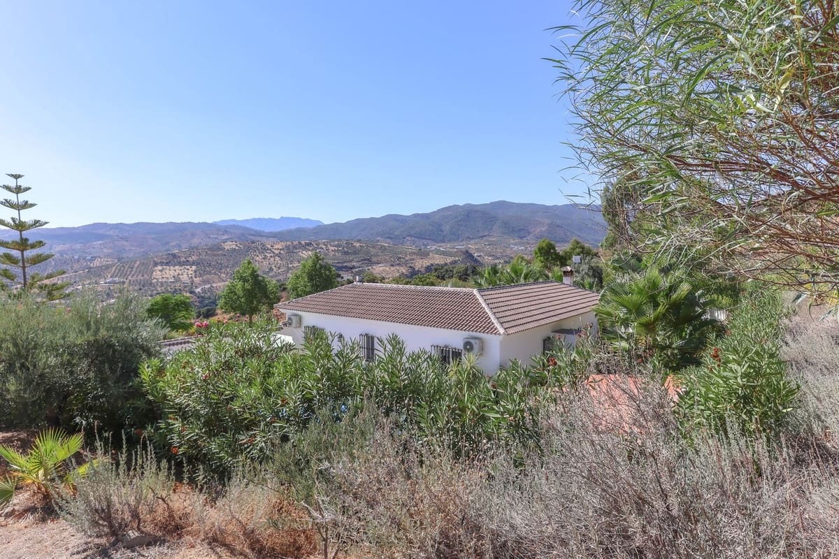 3 soverom Villa til salgs i Tolox med garasje - € 375 000 (Ref: 9294022)