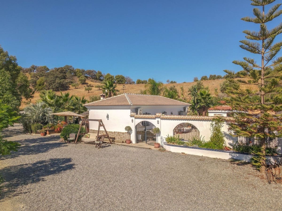 3 soverom Villa til salgs i Tolox med garasje - € 375 000 (Ref: 9294022)