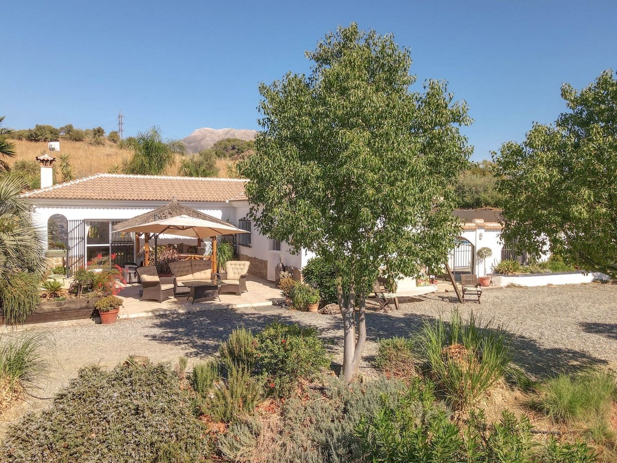 3 soverom Villa til salgs i Tolox med garasje - € 375 000 (Ref: 9294022)