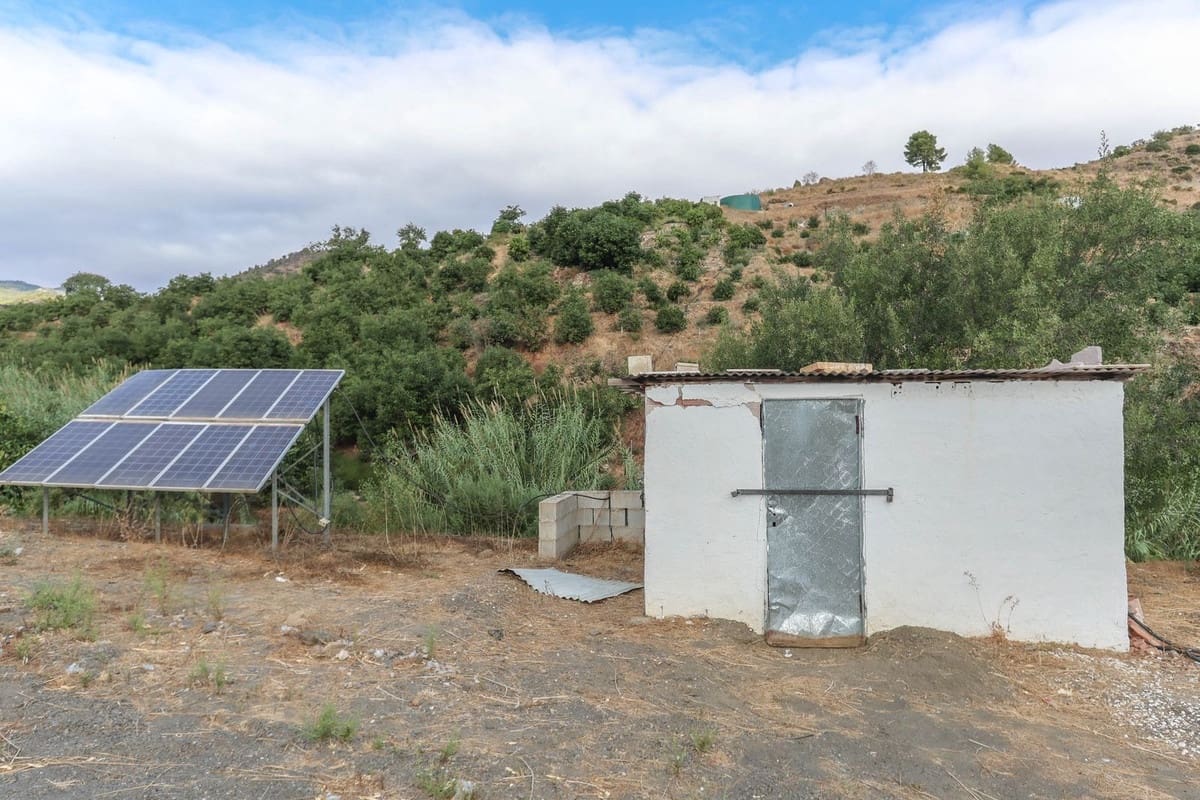 2 makuuhuone Omakotitalo myytävänä paikassa Yunquera mukana 
autotalli - 180 000 € (Ref: 9335638)