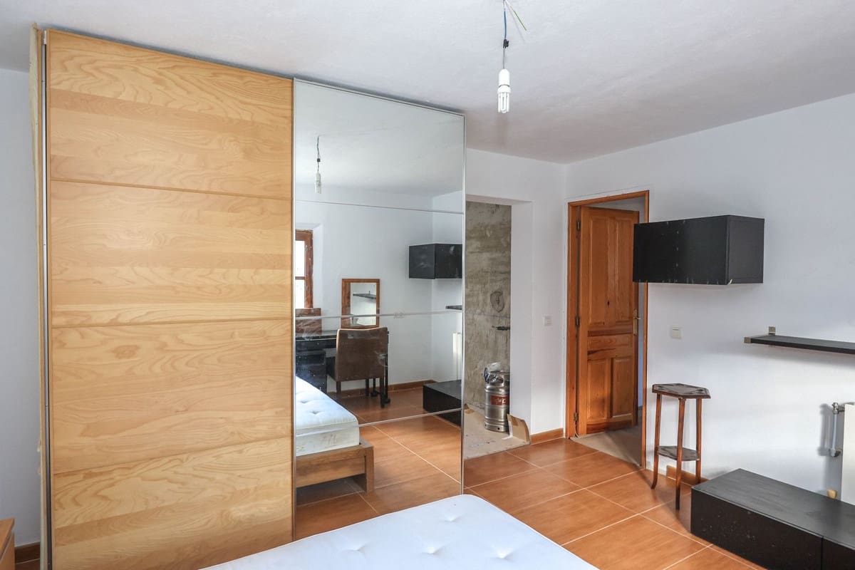 2 makuuhuone Omakotitalo myytävänä paikassa Yunquera mukana 
autotalli - 180 000 € (Ref: 9335638)