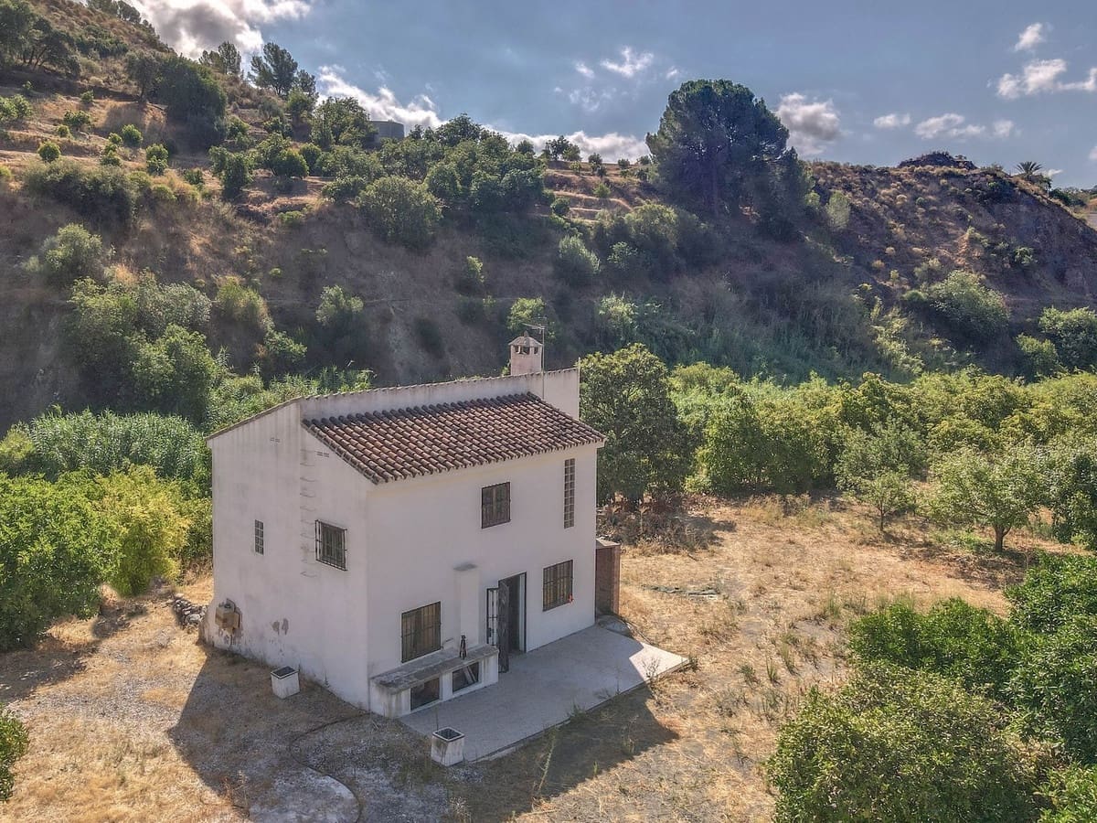 2 makuuhuone Omakotitalo myytävänä paikassa Yunquera mukana 
autotalli - 180 000 € (Ref: 9335638)