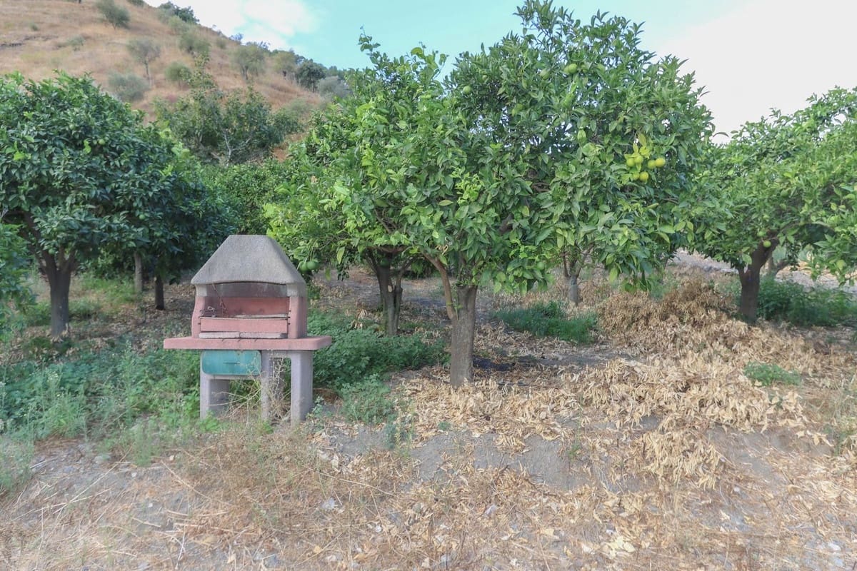 2 makuuhuone Omakotitalo myytävänä paikassa Yunquera mukana 
autotalli - 180 000 € (Ref: 9335638)