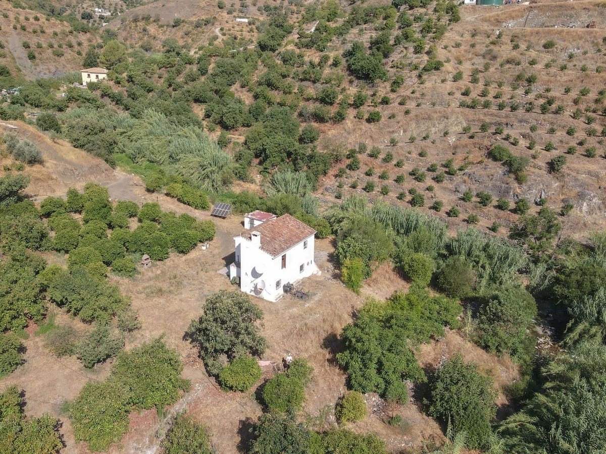 2 makuuhuone Omakotitalo myytävänä paikassa Yunquera mukana 
autotalli - 180 000 € (Ref: 9335638)