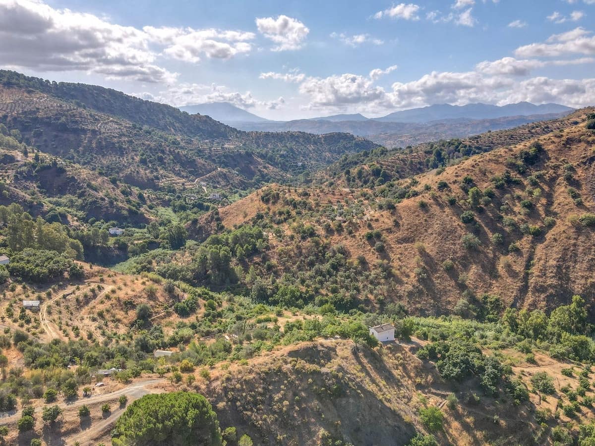 2 makuuhuone Omakotitalo myytävänä paikassa Yunquera mukana 
autotalli - 180 000 € (Ref: 9335638)