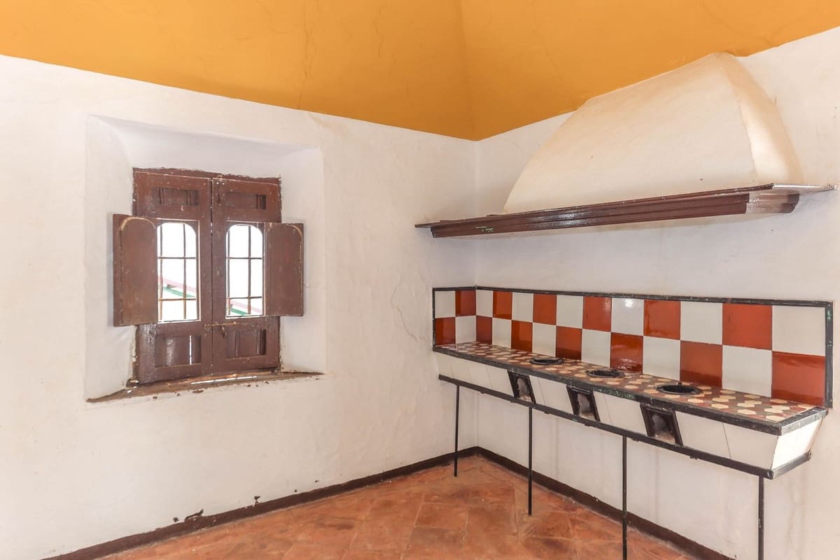 7 soverom Hotell til salgs i Casarabonela - € 595 000 (Ref: 9348023)