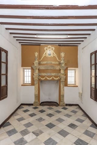 Hotel de 7 habitaciones en Casarabonela en venta - 595.000 € (Ref: 9348023)