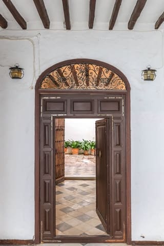 Hotel de 7 habitaciones en Casarabonela en venta - 595.000 € (Ref: 9348023)