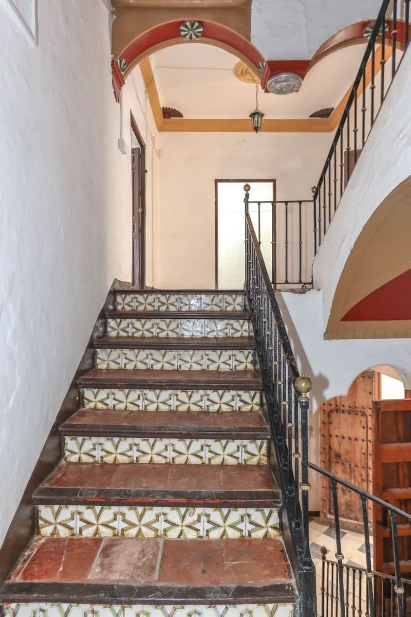 7 bedroom Townhouse for sale in Casarabonela - € 595,000 (Ref: 9348024)