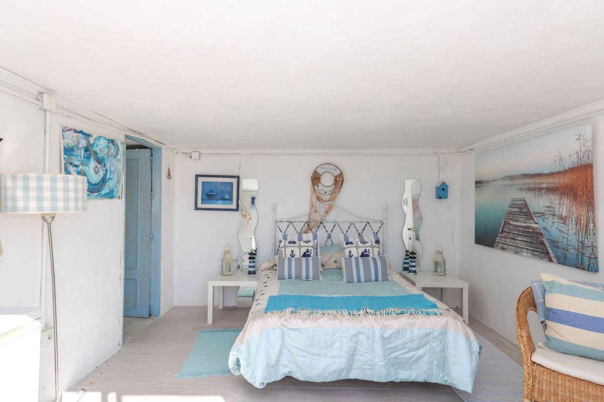 3 soveværelse Villa til salg i Guaro med swimmingpool garage - € 249.000 (Ref: 9387949)