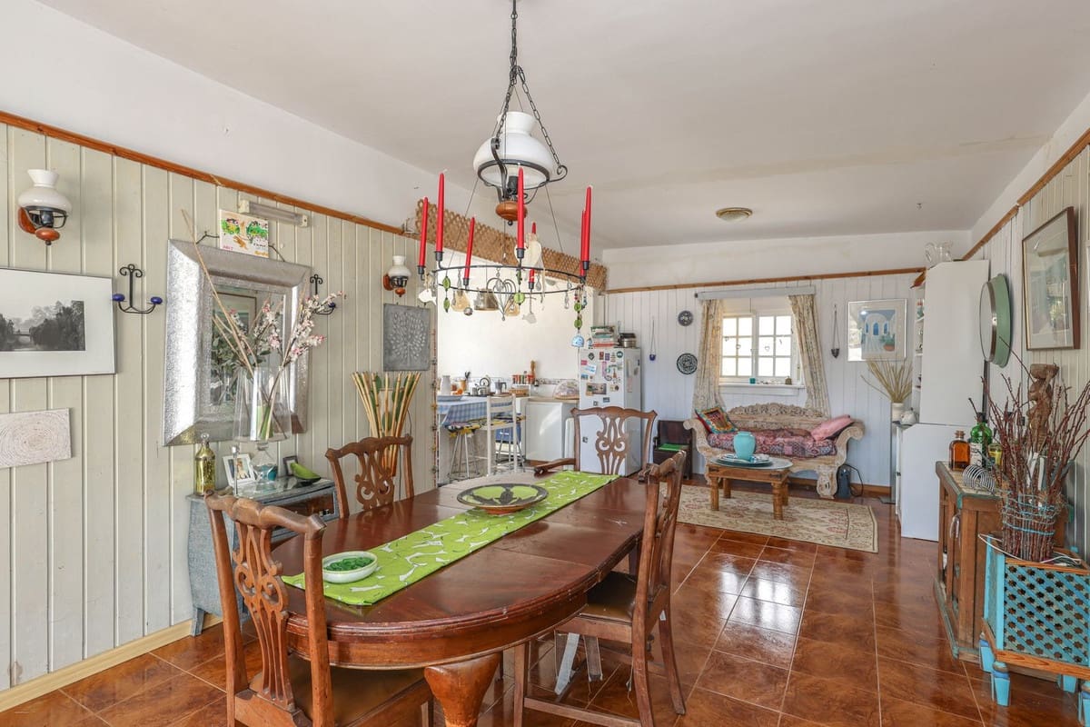 3 soveværelse Villa til salg i Guaro med swimmingpool garage - € 249.000 (Ref: 9387949)