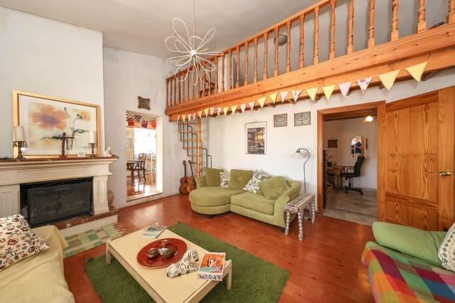 Chalet de 3 habitaciones en Guaro en venta con piscina garaje - 249.000 € (Ref: 9387949)