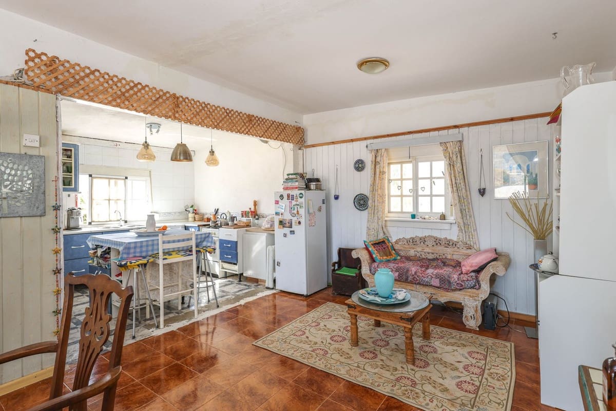 3 slaapkamer Villa te koop in Guaro met zwembad garage - € 249.000 (Ref: 9387949)