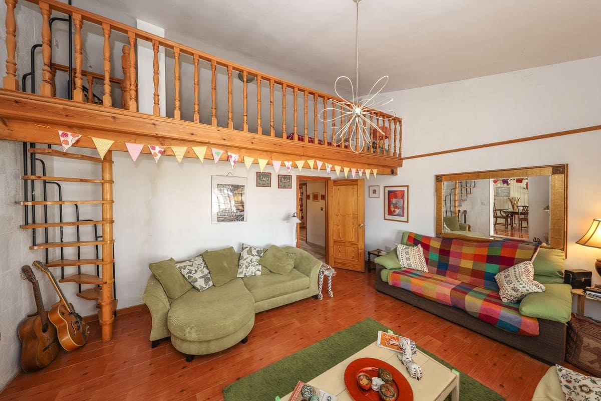 3 slaapkamer Villa te koop in Guaro met zwembad garage - € 249.000 (Ref: 9387949)