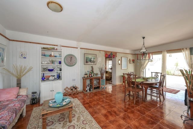 3 camera da letto Villa in vendita in Guaro con piscina garage - 249.000 € (Rif: 9387949)