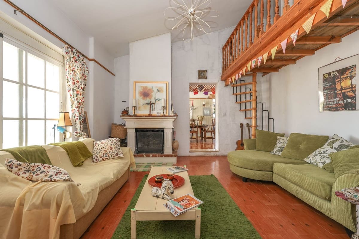 3 slaapkamer Villa te koop in Guaro met zwembad garage - € 249.000 (Ref: 9387949)