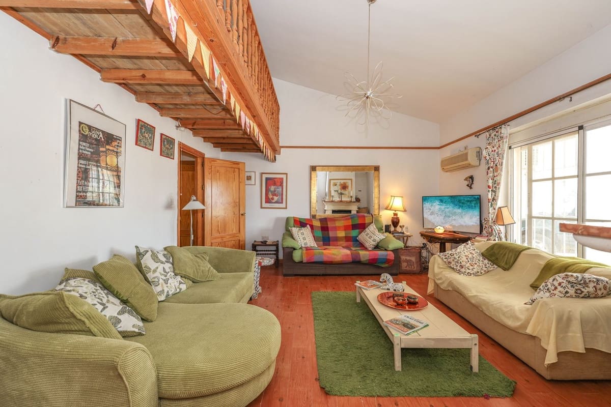 3 slaapkamer Villa te koop in Guaro met zwembad garage - € 249.000 (Ref: 9387949)