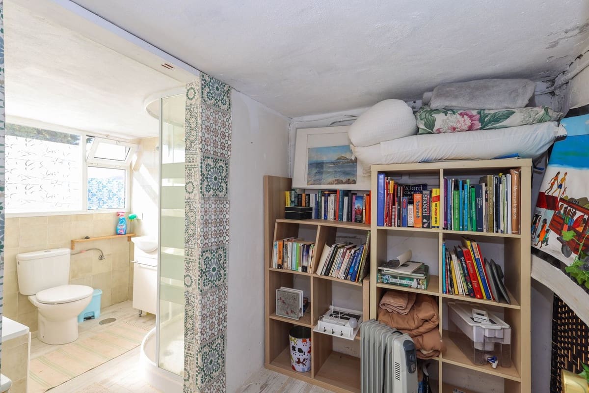 3 slaapkamer Villa te koop in Guaro met zwembad garage - € 249.000 (Ref: 9387949)