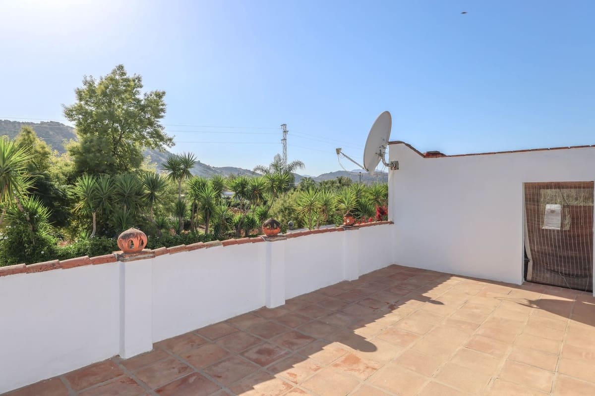 5 makuuhuone Huvila myytävänä paikassa Coin mukana uima-altaan 
autotalli - 695 000 € (Ref: 9401792)