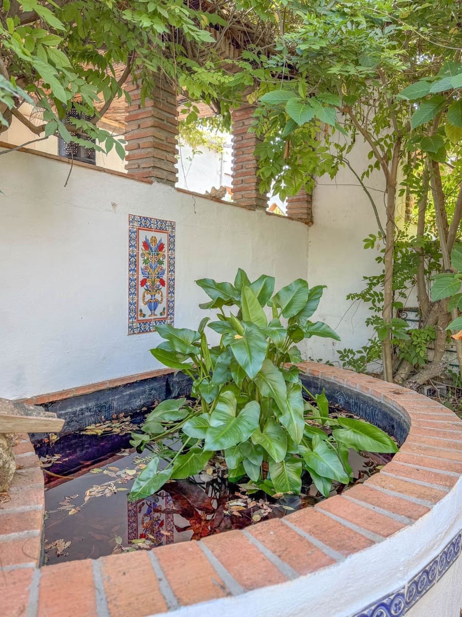 5 makuuhuone Huvila myytävänä paikassa Coin mukana uima-altaan 
autotalli - 695 000 € (Ref: 9401792)