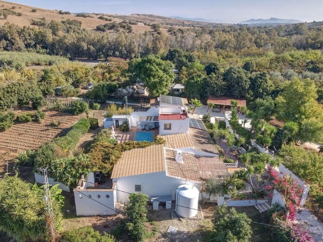 5 bedroom Villa for sale in Coín with pool garage - € 678,000 (Ref: 9401792)