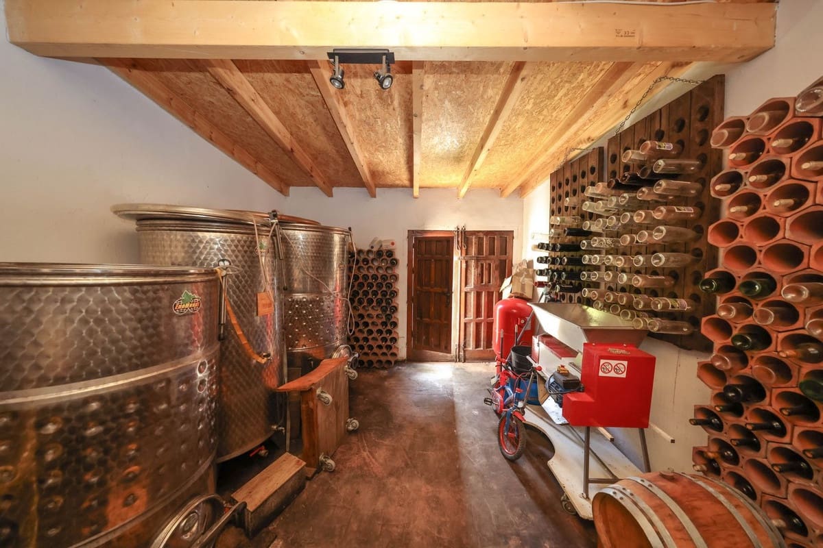 5 bedroom Villa for sale in Coin with pool garage - € 678,000 (Ref: 9401792)