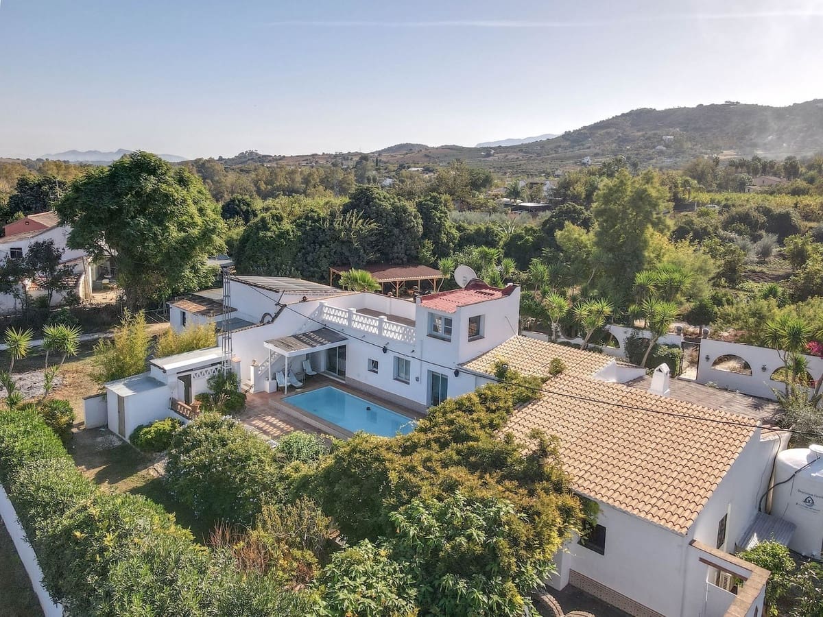 5 Zimmer Villa zu verkaufen in Coin mit Pool Garage - 695.000 € (Ref: 9404724)