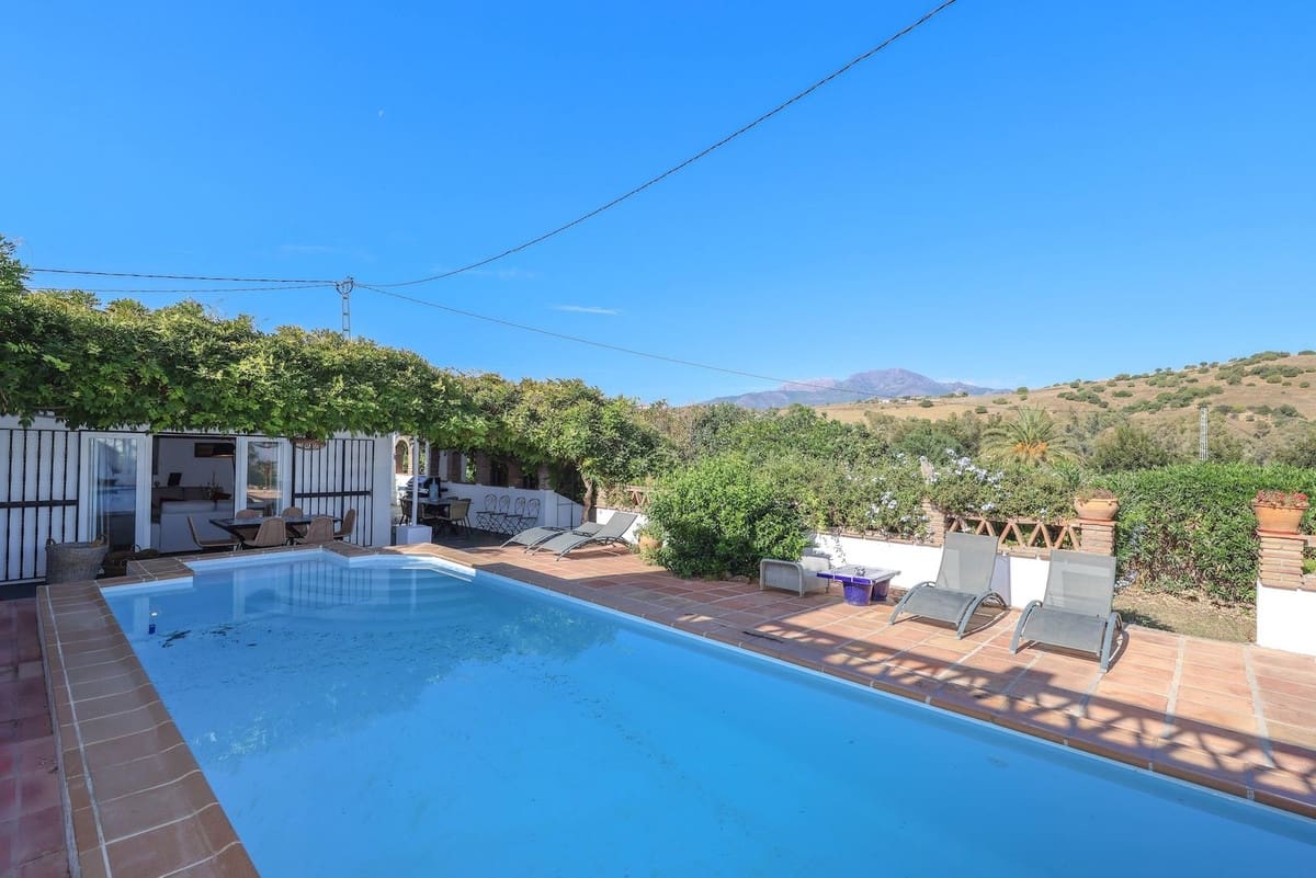 5 Zimmer Villa zu verkaufen in Coin mit Pool Garage - 695.000 € (Ref: 9404724)