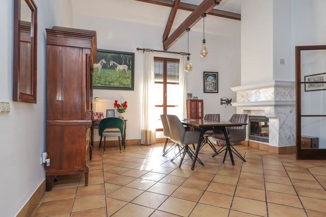 5 bedroom Commercial for sale in Morón de la Frontera with pool - € 795,000 (Ref: 9410322)