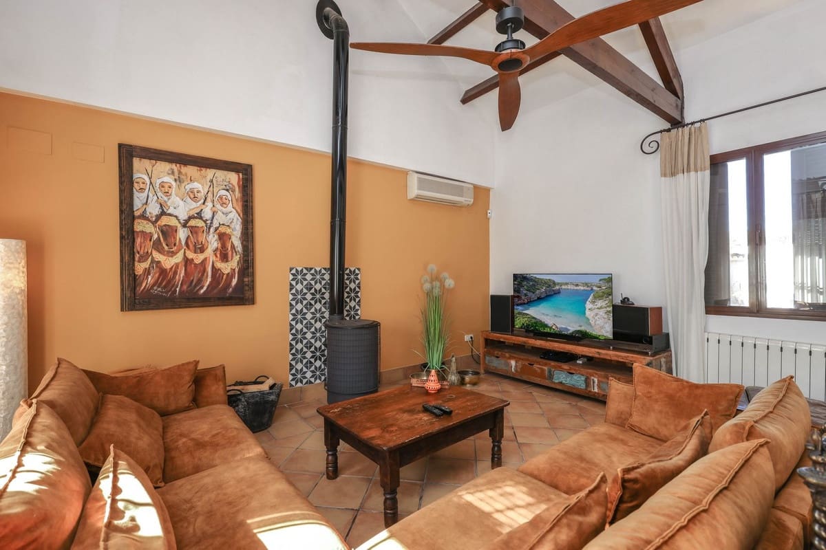 5 bedroom Commercial for sale in Moron de la Frontera with pool - € 699,000 (Ref: 9410322)