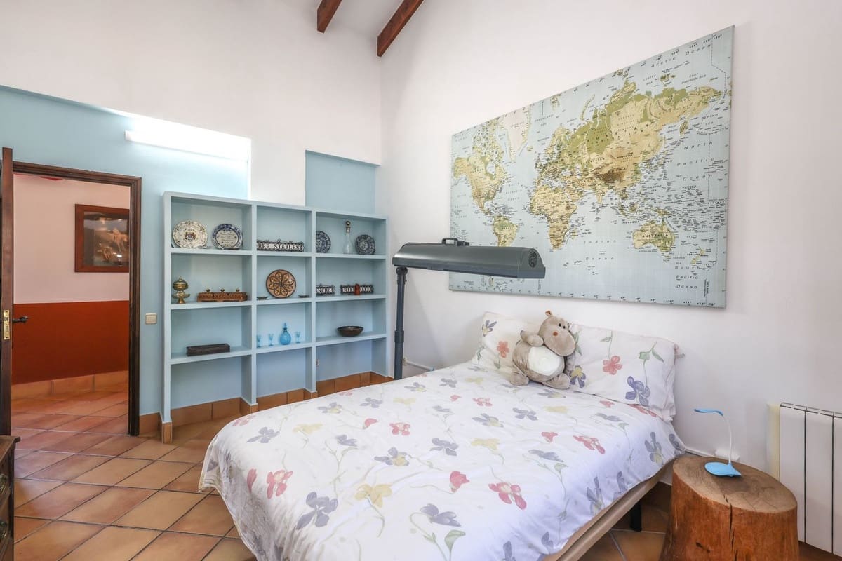 5 bedroom Commercial for sale in Moron de la Frontera with pool - € 699,000 (Ref: 9410322)