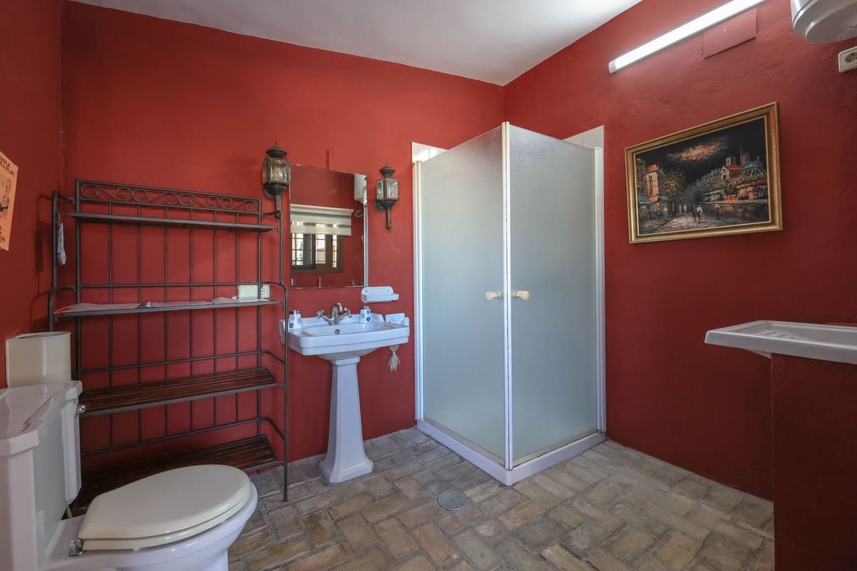 5 bedroom Commercial for sale in Moron de la Frontera with pool - € 699,000 (Ref: 9410322)