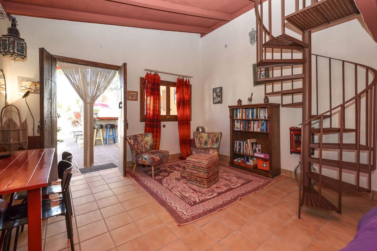 5 bedroom Commercial for sale in Moron de la Frontera with pool - € 699,000 (Ref: 9410322)