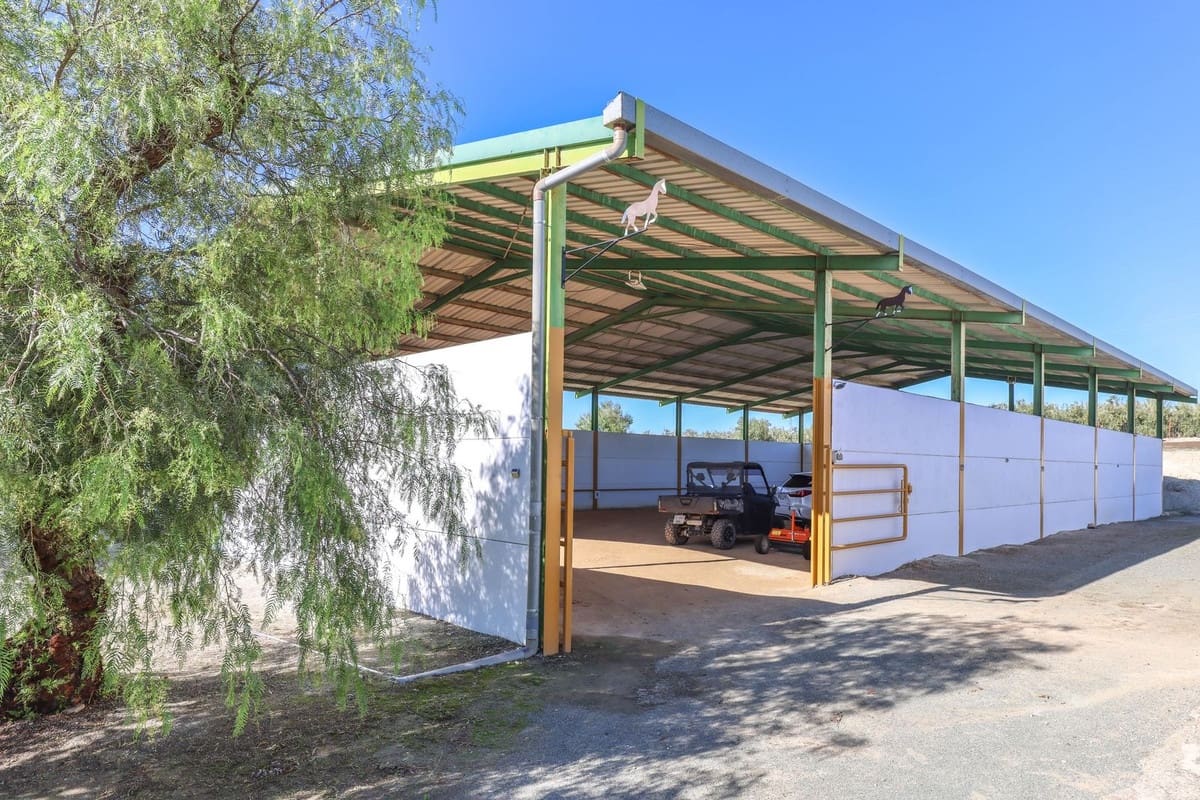 5 bedroom Commercial for sale in Moron de la Frontera with pool - € 699,000 (Ref: 9410322)