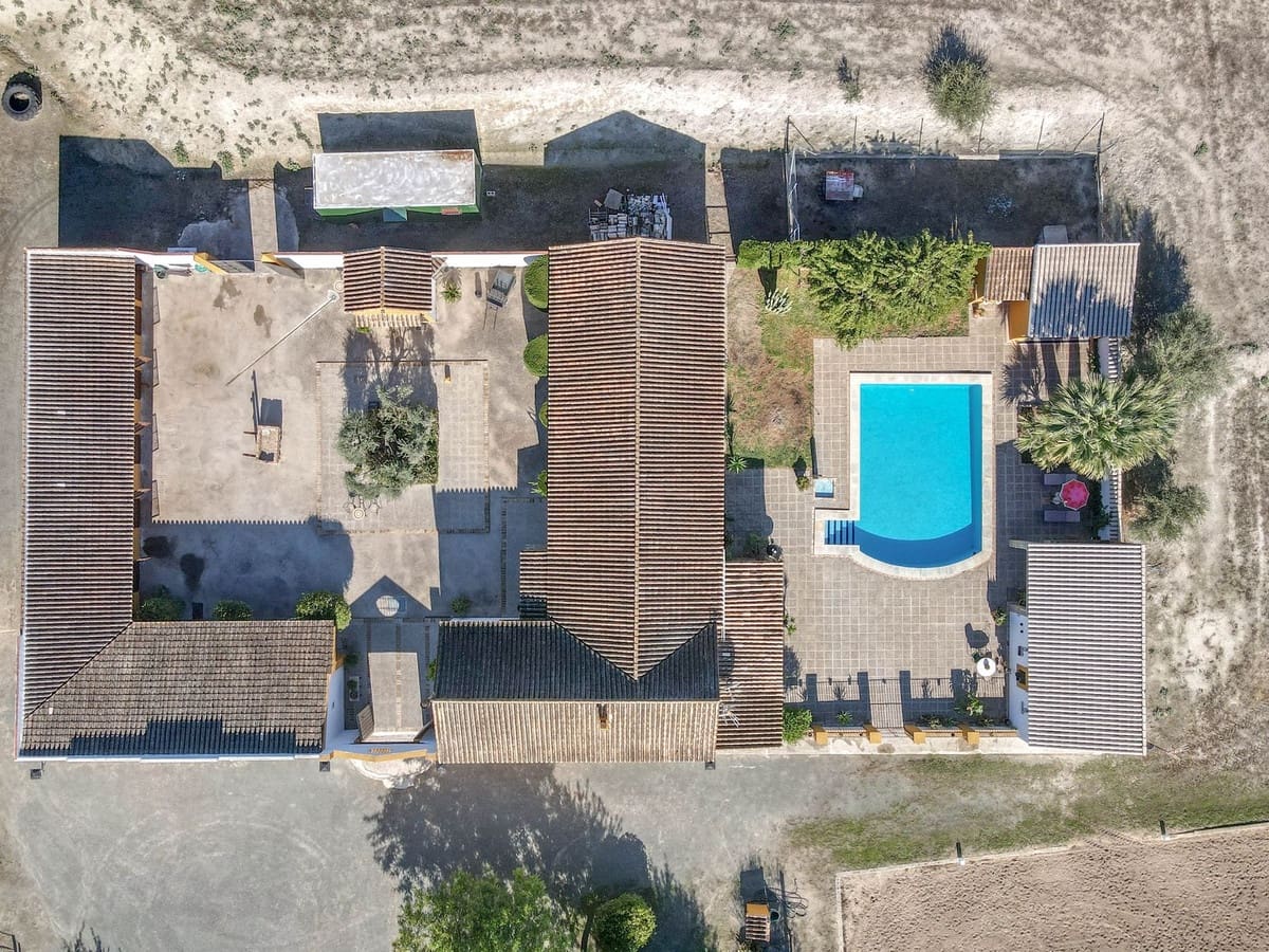 5 bedroom Commercial for sale in Moron de la Frontera with pool - € 699,000 (Ref: 9410322)