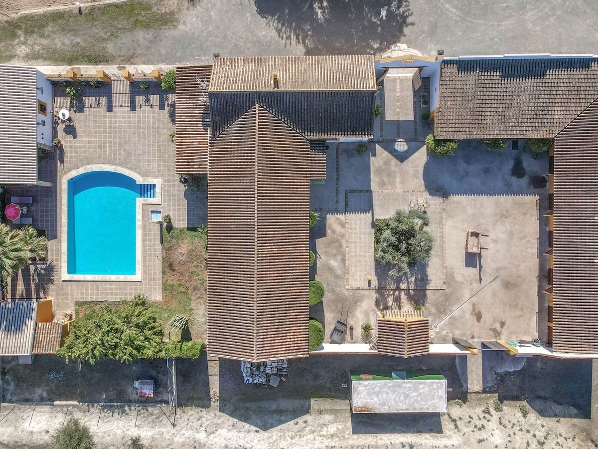 5 bedroom Commercial for sale in Moron de la Frontera with pool - € 699,000 (Ref: 9410322)