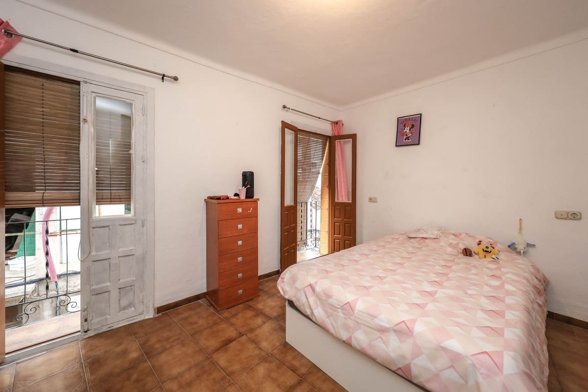 4 makuuhuone Omakotitalo myytävänä paikassa Guaro - 177 000 € (Ref: 9412720)