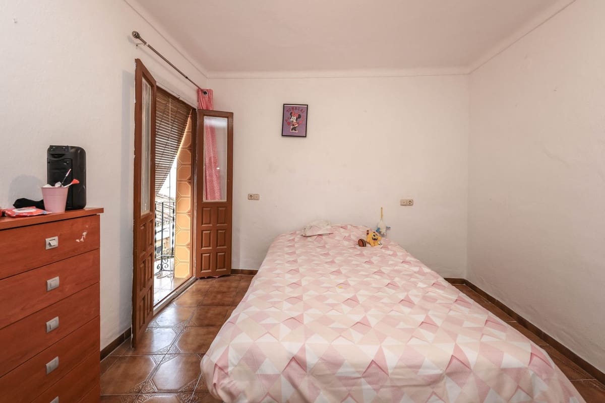 4 makuuhuone Omakotitalo myytävänä paikassa Guaro - 177 000 € (Ref: 9412720)